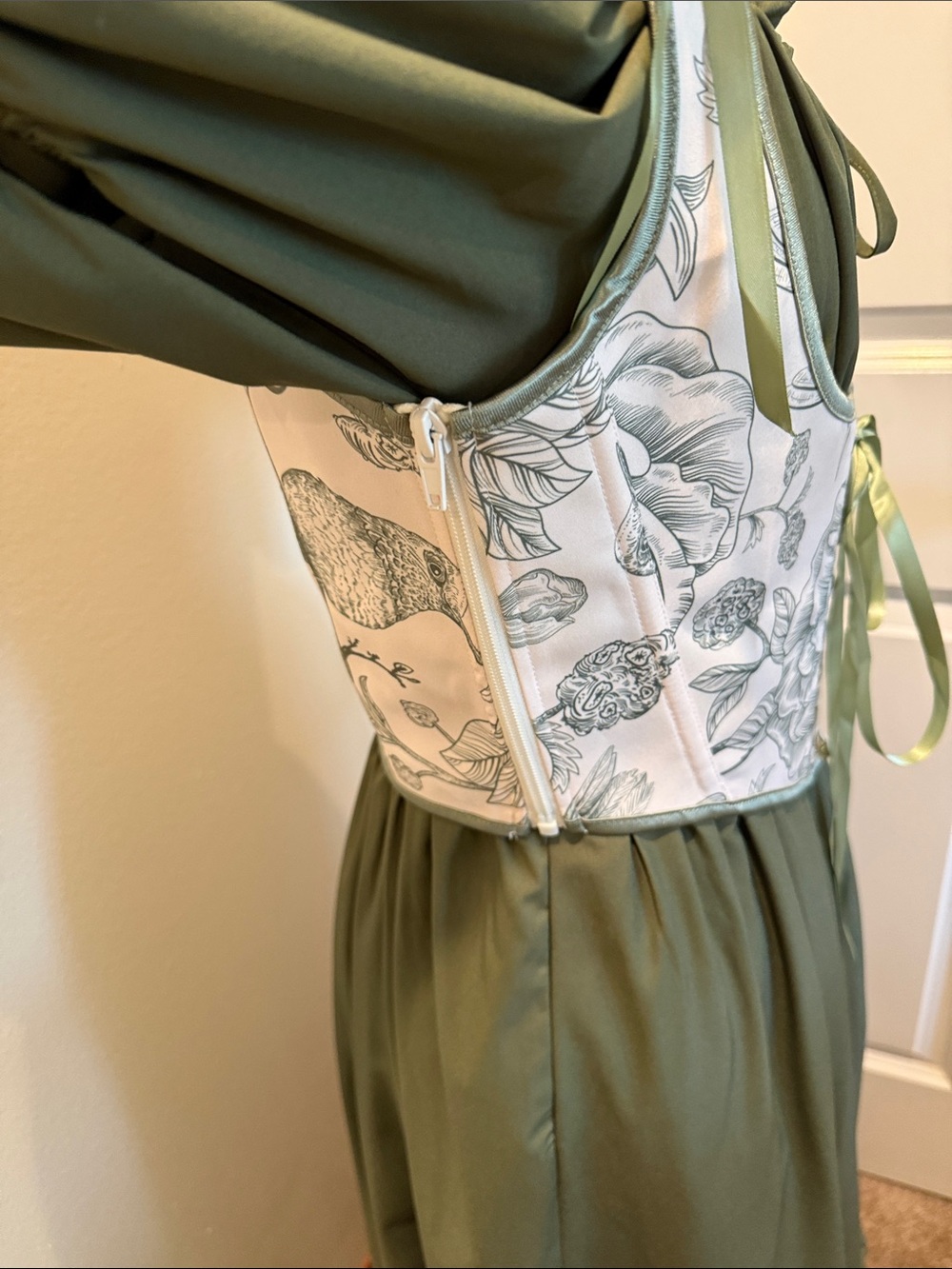 Scarlet darkness Olive Green Peasant Dress with Floral Corset medium - Picture 5 of 9
